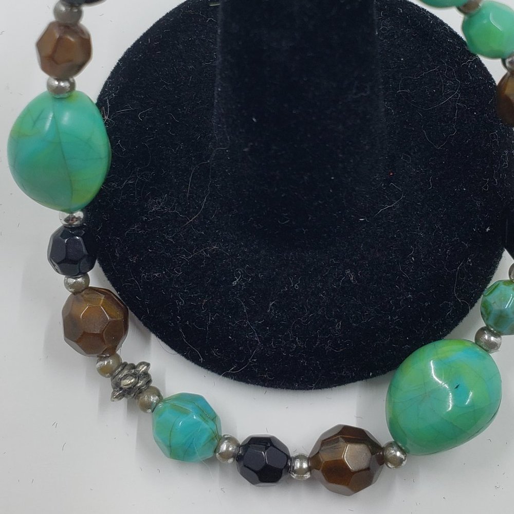 Bracelet With Turquois Colored Beads - Picture 2 of 2